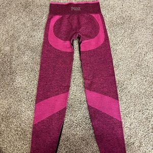 Pink seamless leggings